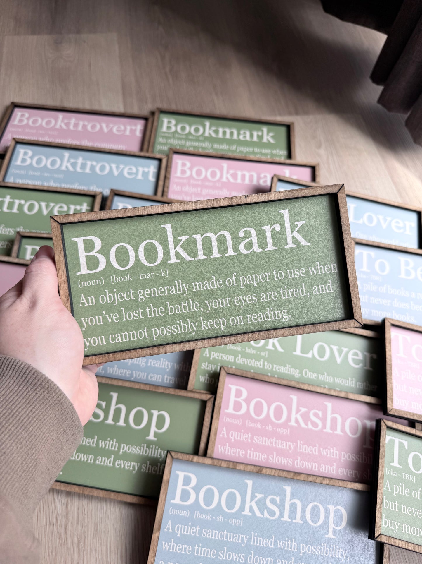 Shelfie - Bookmark Definition