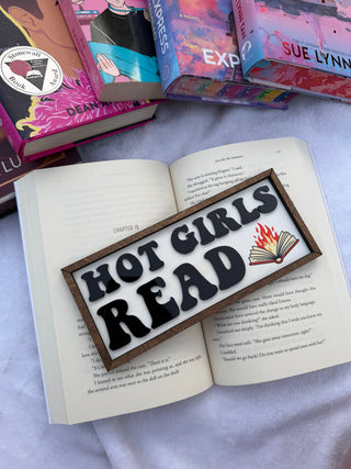 Hot Girls Read