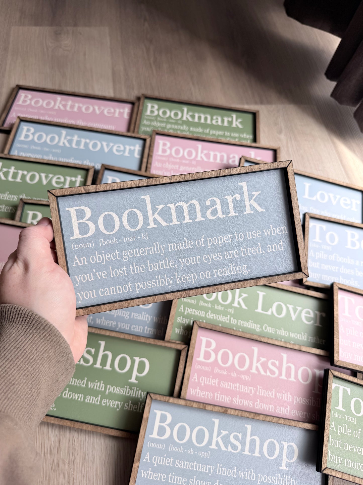 Shelfie - Bookmark Definition