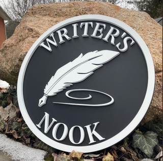 Customizable Writer's Nook