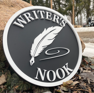 Customizable Writer's Nook